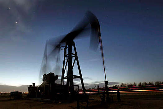 Цена на нефть марки Brent выросла до $122 впервые с марта