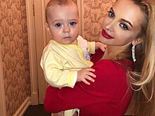 Милана Кержакова прислушивается к старшей подруге