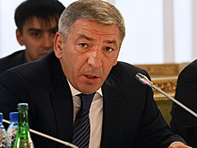 Золотой ТТ и два автомата нашли у задержанного дагестанского премьера