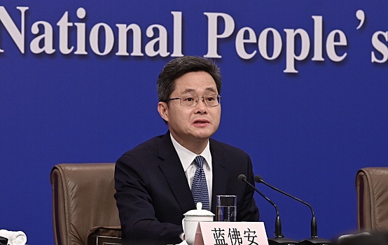 Министр финансов КНР призвал власти «затянуть пояса потуже»