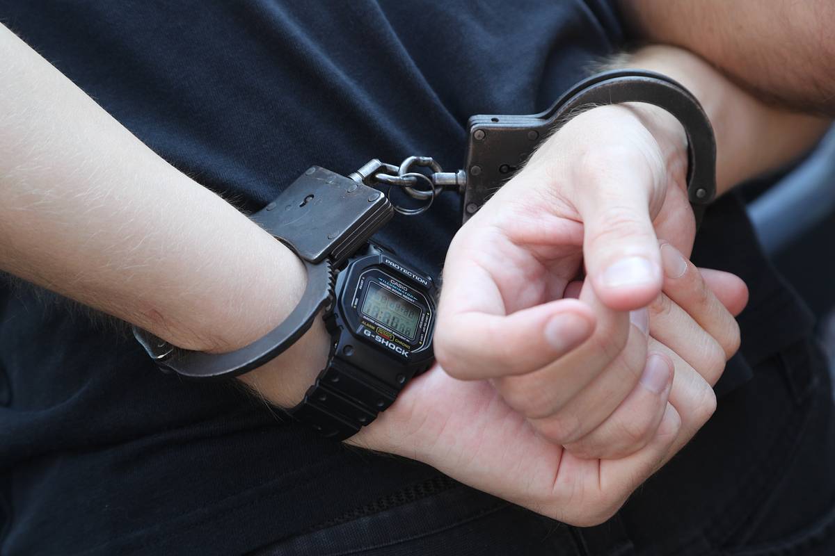 На майора российской полиции возбудили дело из-за забеременевшей 15-летней школьницы