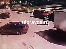 В Ульяновске фургон сдавал задом и убил пенсионерку. Видео