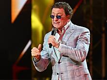 Лепс отложил свадьбу с 19-летней возлюбленной из-за дома для бывшей жены