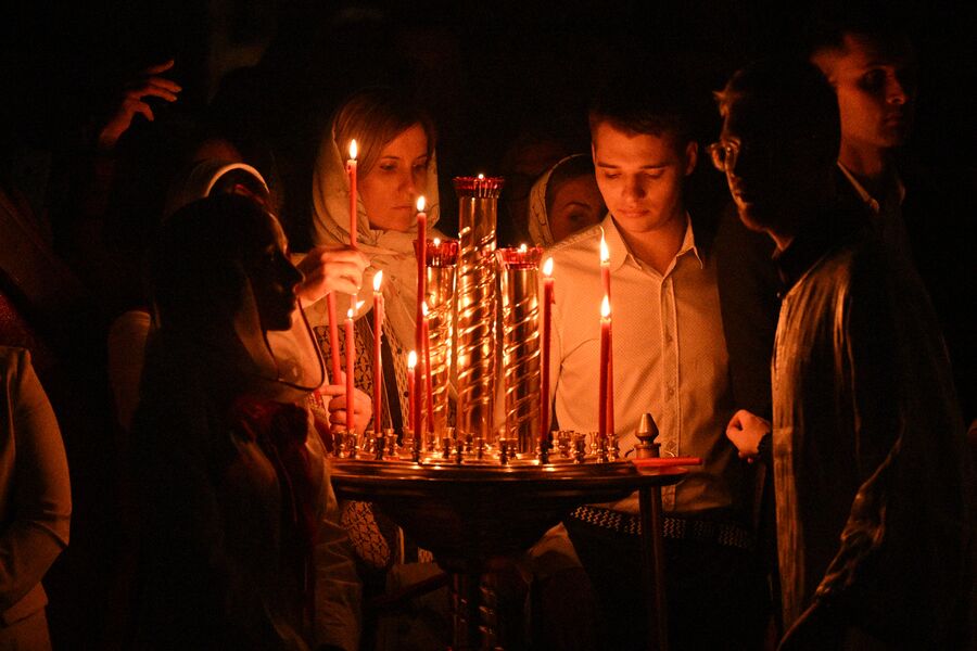 В сети опубликовали видео Пасхальных богослужений из разных городов России
