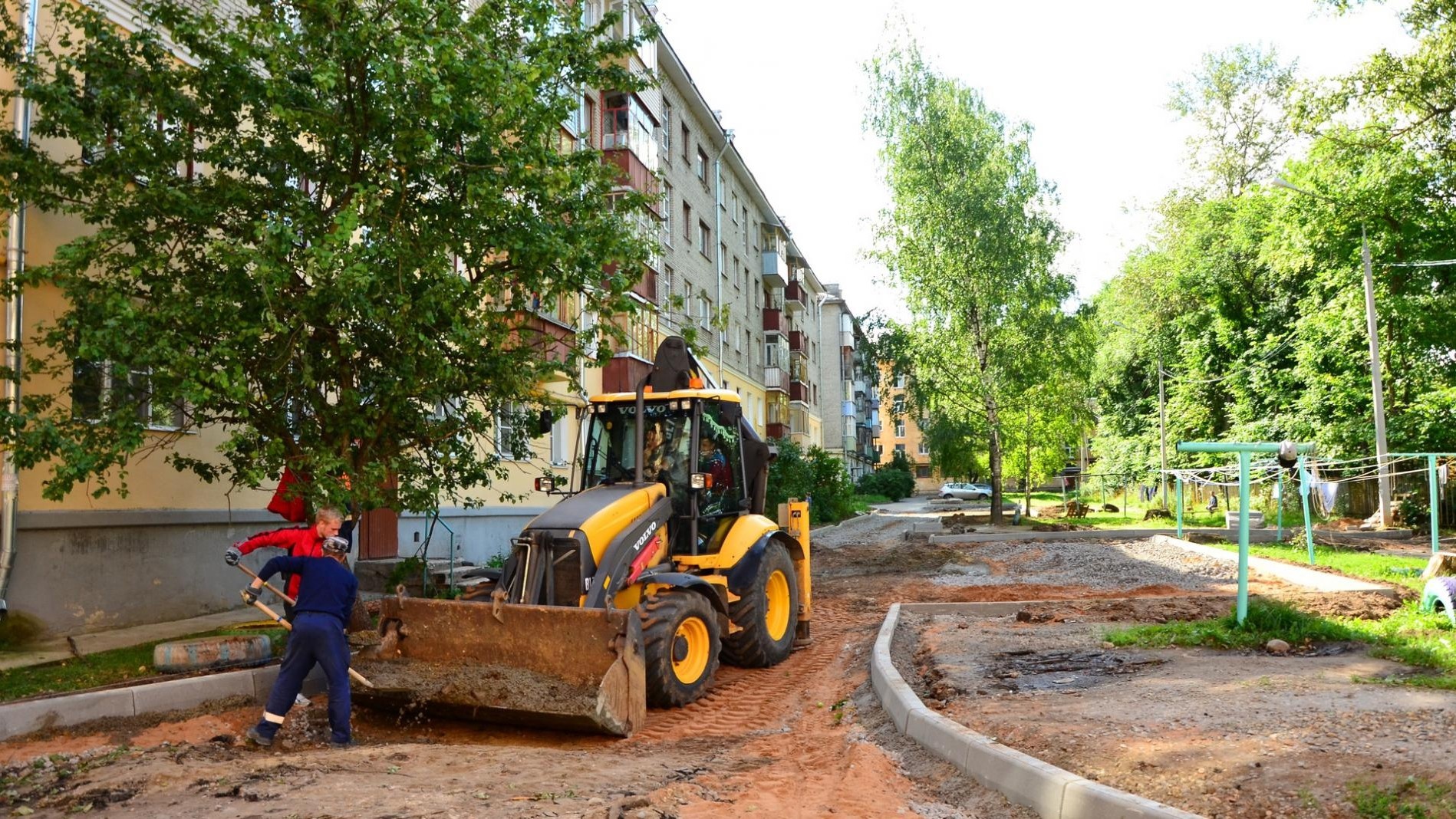 На девяти объектах города Вологды началось благоустройство дворов по федеральной программе