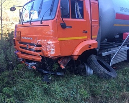 Газовоз и легковушка попали в смертельное ДТП в Приморье