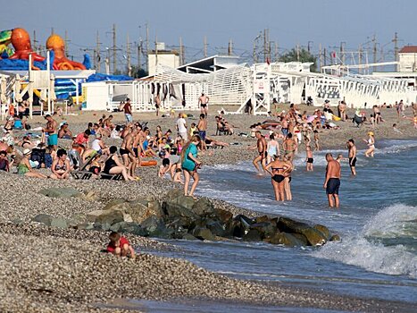 Роспотребнадзор предписал приостановить работу пляжей, пострадавших от наводнения в Крыму