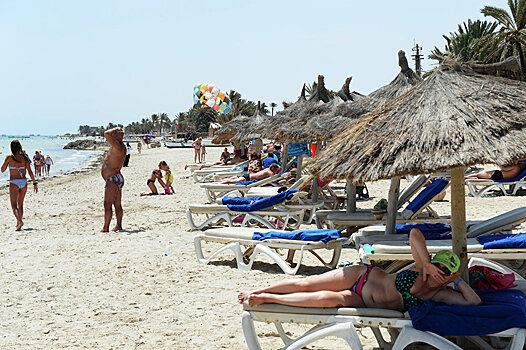 "Мертвое волнение": пляжи Болгарии, Украины и Румынии закрываются из-за гибели туристов