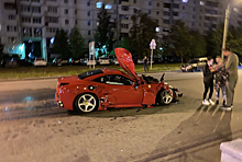 Видео: в Санкт-Петербурге неудачный дрифт BMW закончился аварией с Ferrari