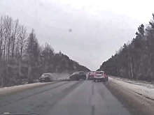 В Архангельской области на видео попало, как машины с людьми разбились в ДТП