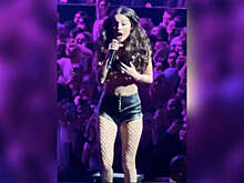 У певицы Оливии Родриго расстегнулся бюстгальтер во время концерта в Лондоне