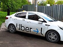 В Пензе таксист решил, что пешеходная дорожка создана для него