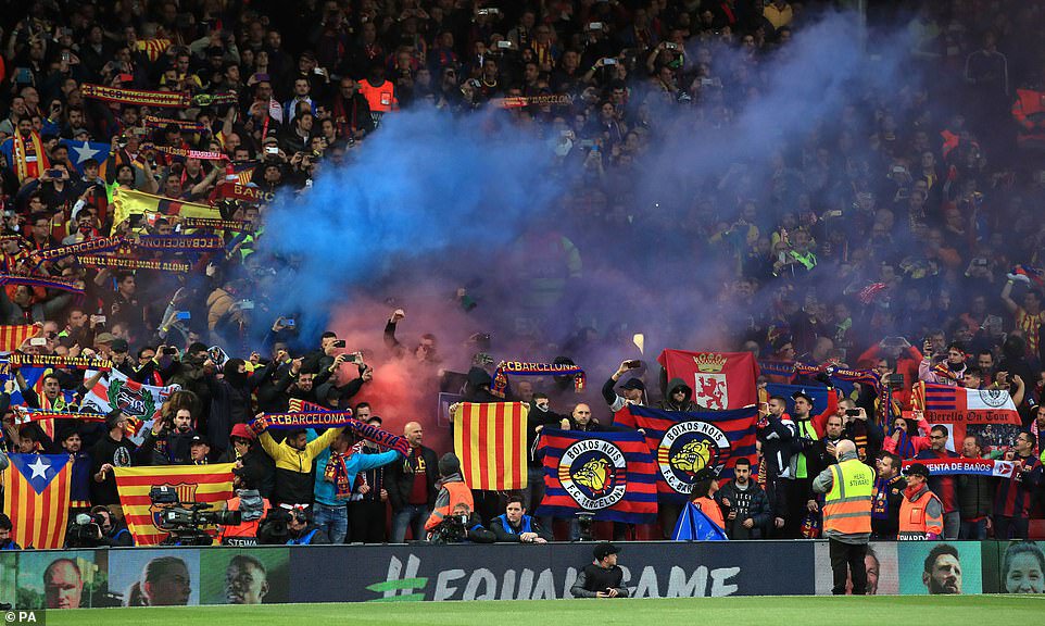 УЕФА оштрафовал «Барсу» за расизм болельщиков на матче с «ПСЖ»