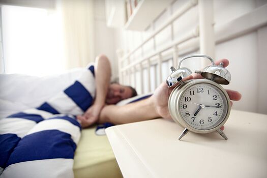 Почему ставить несколько будильников опасно для здоровья