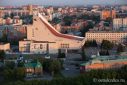 В Музыкальном театре Омска появился пол за 2,5 миллиона рублей