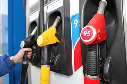 На Санкт-Петербургской бирже выросли цены на бензин