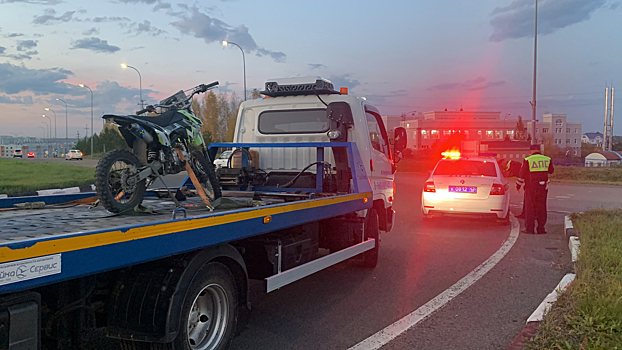 Более 10 нарушений: водители питбайков попались полицейским в кемеровской Лесной поляне