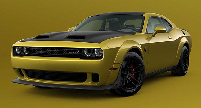 Dodge Challenger добавил золотистый оттенок в цвет кузова