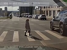 В Тюмнской области сотрудники Госавтоинспекции провели для школьников теоретические и практические занятия по отработке навыков безопасного поведения на пешеходном переходе