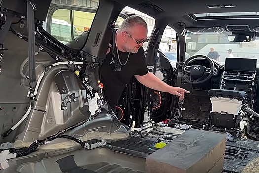 Блогер разобрал самый дорогой Land Cruiser 300: какие минусы у Toyota