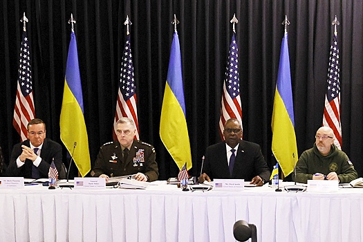 "Ъ": Союзники не смогли убедить Германию начать передачу танков Leopard Украине