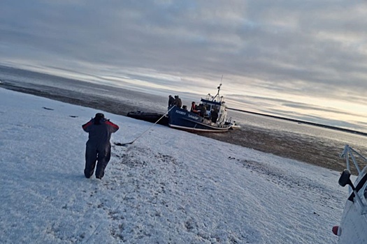 В Якутии 14 рыбаков застряли во льдах