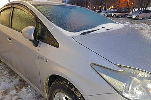 Снег с дождем покрыл весь Хабаровск ледяной коркой