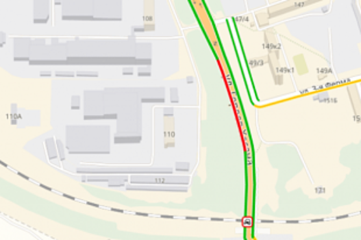 На выезде из Перми водитель на фуре влетел в стену железнодорожного тоннеля