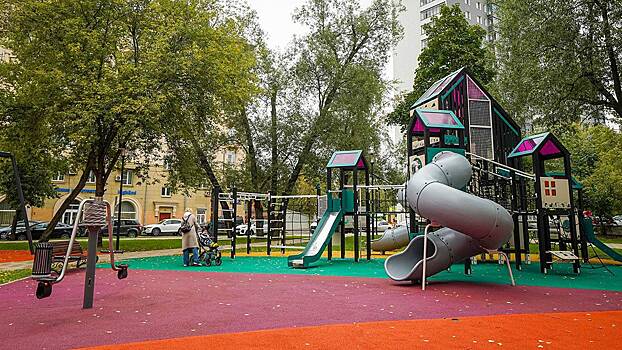 В трех районах Москвы вместо незаконных строений появились детские площадки