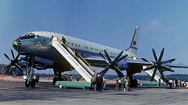 «Огромный самолет Хрущева прибыл в США»