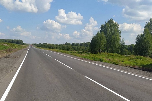 На Среднем Урале завершился ремонт трассы, во время которого поток машин пустили через древнее село