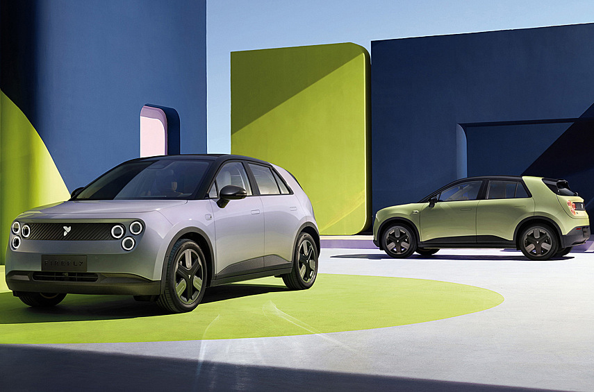 Уже в «базе» предусмотрены девять подушек безопасности и набор водительских помощников ADAS. Жёсткость кузова на кручение составляет 35 700 Нм/градус.