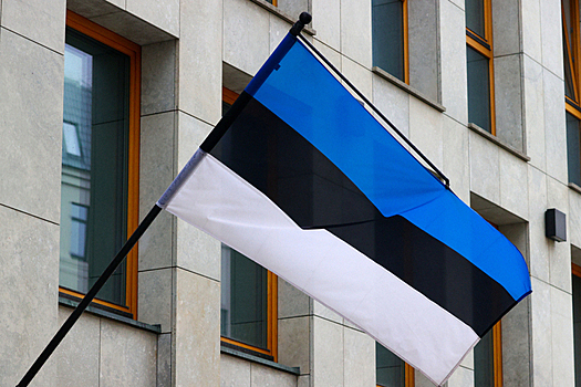 На границе России с Эстонией стоят огромные очереди