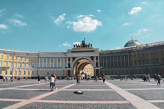 Почти миллион туристов посетят Петербург в майские праздники
