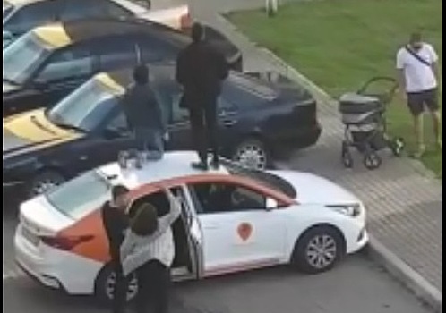 Калининградцам, которые прыгали по арендованной машине, придётся заплатить 80 тысяч рублей