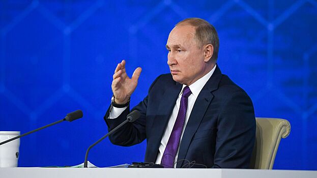 Путин назвал скромными зарплаты в социальной сфере