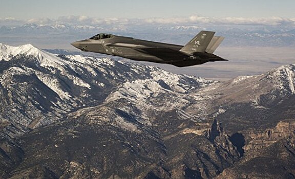 "Потеря времени": в США раскритиковали "дебют" F-35