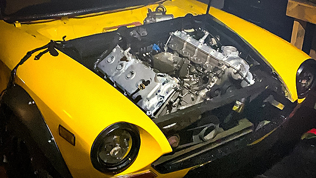 Старенький родстер Fiat оснастили 500-сильным мотором Ferrari