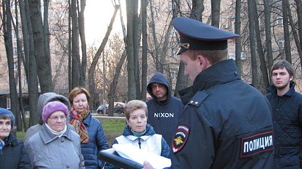 Участковый из Щукина Сергей Костин отчитался перед жителями о проделанной работе
