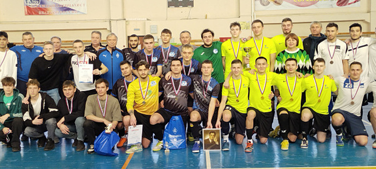 В Самаре провели традиционный турнир по мини-футболу памяти тренера Геннадия Демчука