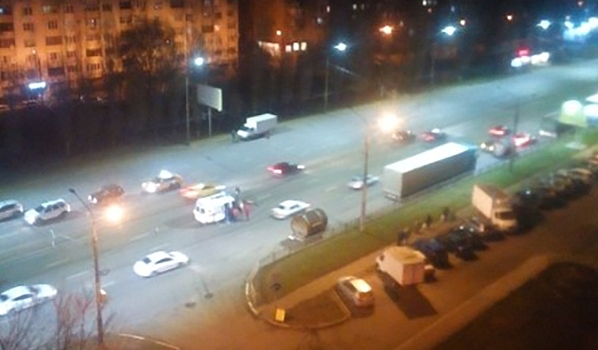 В Воронеже ВАЗ-2112 насмерть сбил человека на дороге шириной в восемь полос