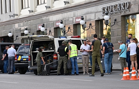 По факту захвата банка в центре Киева возбудили дело по статье "терроризм"