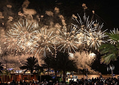 В ОАЭ в новогодние каникулы обещают и православный ужин, и Санту