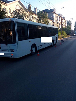 В калининградском автобусе при резком торможении пострадала 81-летняя пассажирка