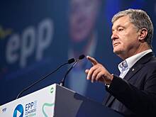 Порошенко* рассказал о просьбе к Зеленскому