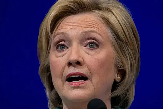 Хиллари Клинтон назвали военной преступницей на ее лекции в Нью-Йорке