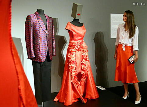 Коллекцию именитых дизайнеров показали на выставке «60 лет итальянской моды»