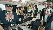 Мексиканцы перепели хит «Стекловаты» про Новый год