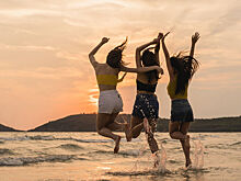 Почему нельзя бросать друзей ради романтической любви