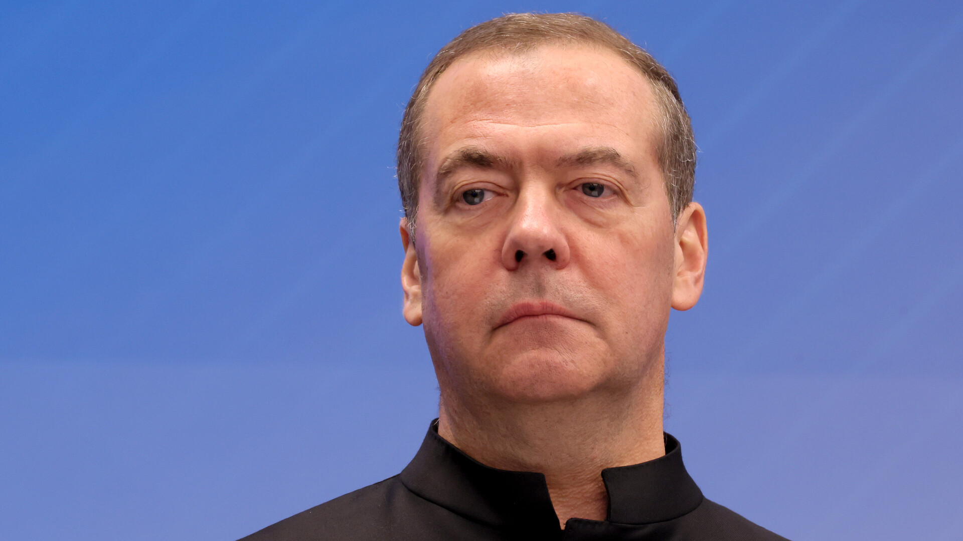 Медведев: страна, «ворующая президентов», не может быть эффективным посредником